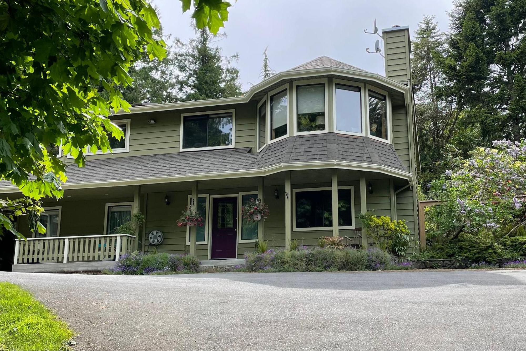 Oceanspray Hideaway Apartment North Saanich Bagian luar foto