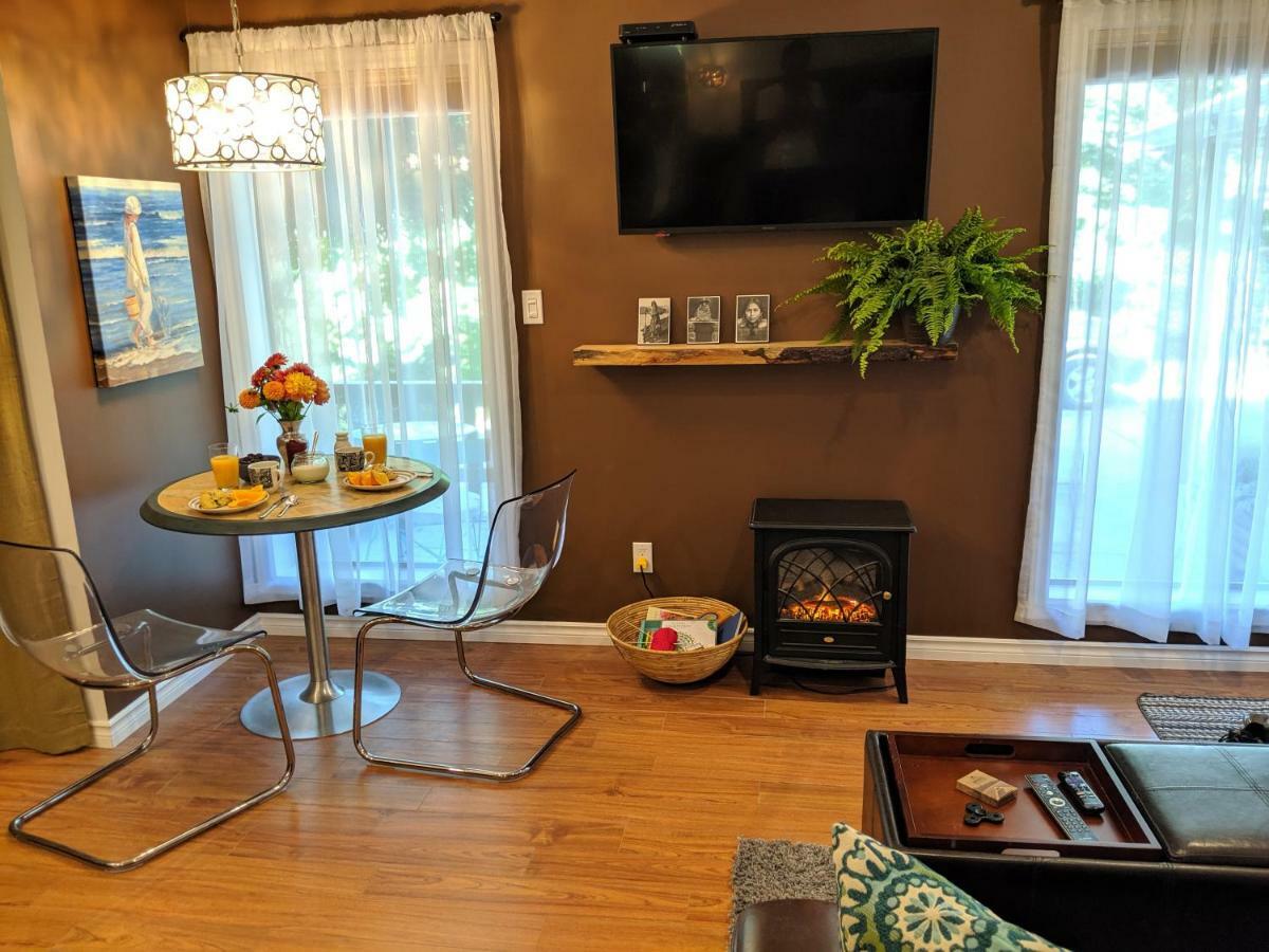 Oceanspray Hideaway Apartment North Saanich Bagian luar foto