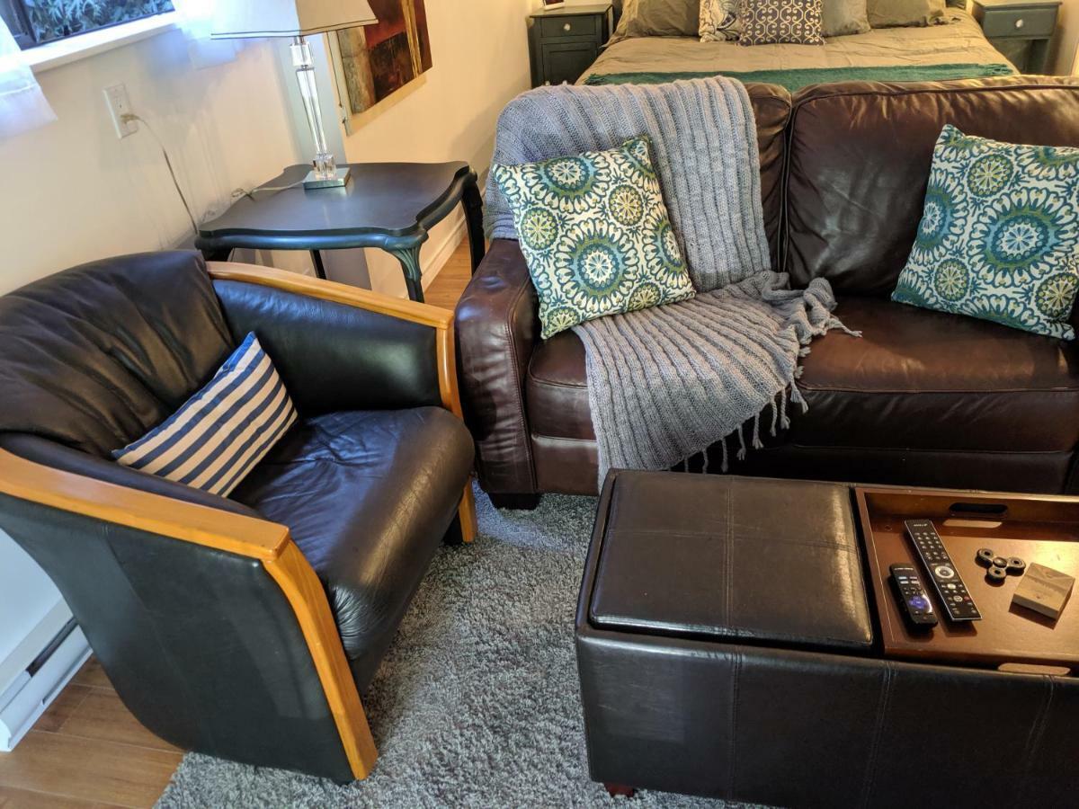 Oceanspray Hideaway Apartment North Saanich Bagian luar foto