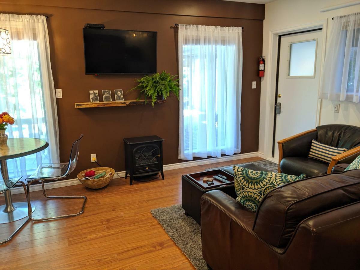 Oceanspray Hideaway Apartment North Saanich Bagian luar foto